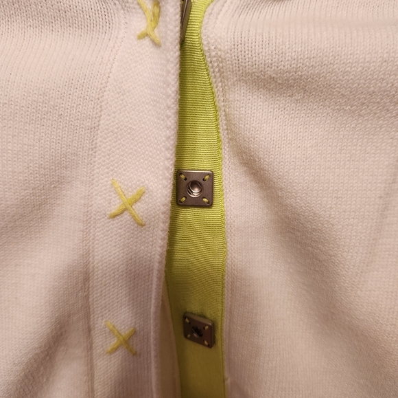 💘HOST PICK (twice)💘 adorable sweater adorned with lime green ribbon.LOVE LOVE! - Picture 3 of 10